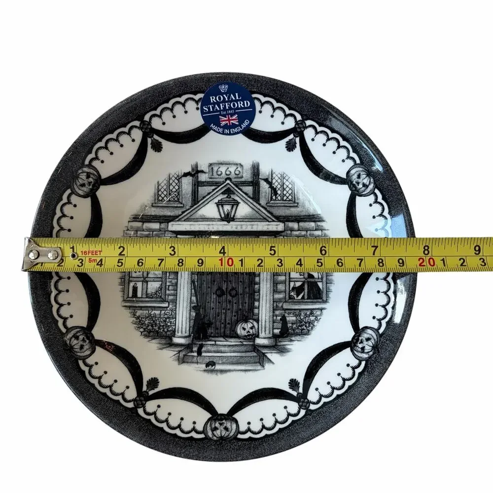 Royal Stafford HALLOWEEN HOUSE Cereal Bowls 7.75in Set of 4 Ceramic Spooky New